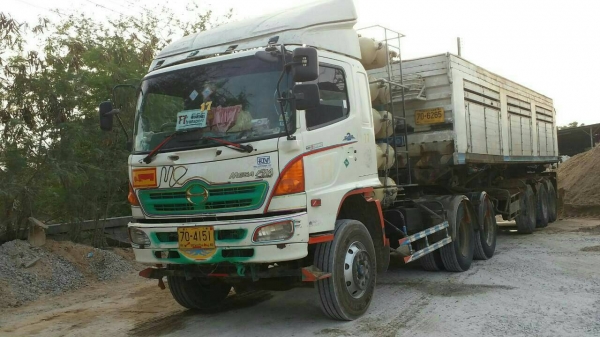 ขายรถบรรทุกหัวลาก HINO เมก้า 320 แรงม้า (ขายเฉพาะหัว)