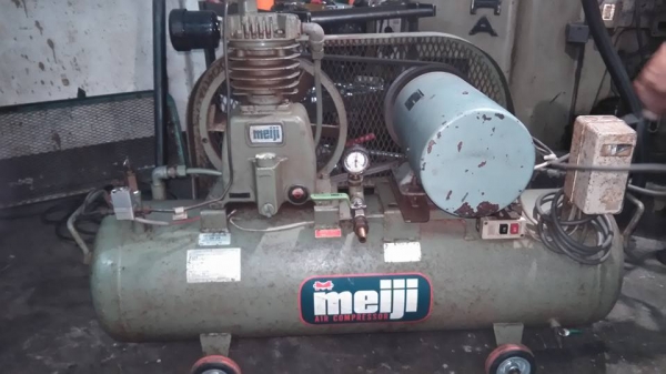 **ขายถูกๆ ปั้มลมมือสองจากญี่ปุ่น** Meiji 2แรง ถัง 75 ลิตร แปลงไฟเป็นไฟบ้าน220โวลท์ ทดสอบเรียบร้อย ทุกระบบทำงานได้ดีมากๆ นิ่งๆเงียบๆพร้อมใช้งานครับ