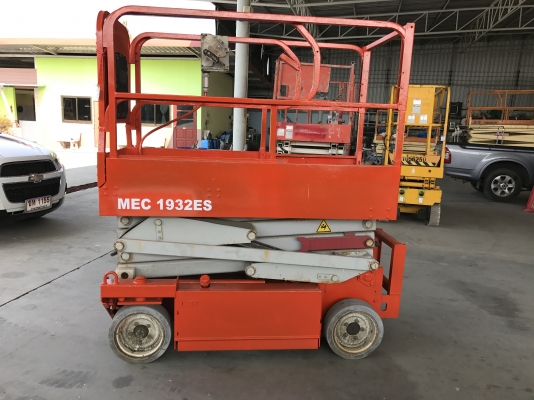 ขายรถกระเช้าMECรุ่น1932ESรถนอกนำเข้าสูง5.8เมตรใช้ไฟ24โวลท์เครื่องชาร์ทในตัว สภาพดีพร้อมใช้งาน
