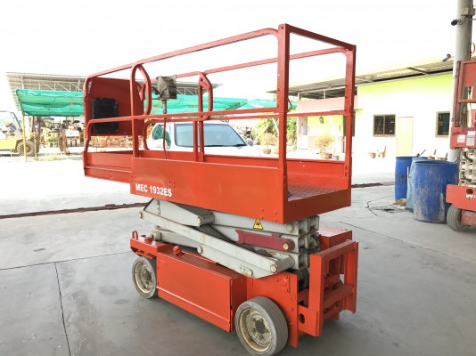 ขายรถกระเช้าMECรุ่น1932ESรถนอกนำเข้าสูง5.8เมตรใช้ไฟ24โวลท์เครื่องชาร์ทในตัว สภาพดีพร้อมใช้งาน