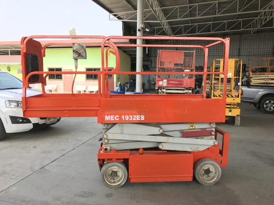 ขายรถกระเช้าMECรุ่น1932ESรถนอกนำเข้าสูง5.8เมตรใช้ไฟ24โวลท์เครื่องชาร์ทในตัว สภาพดีพร้อมใช้งาน