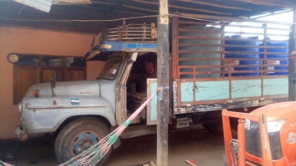 รถหกล้อหัวยาวดเครื่อง125