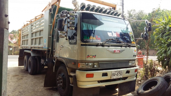 10 ล้อ 2 เพลา HINO 3H 195 แรง เดิม ๆ กระบะโคราช ดั้ม สภาพสวย ๆ เอกสารพร้อมโอน