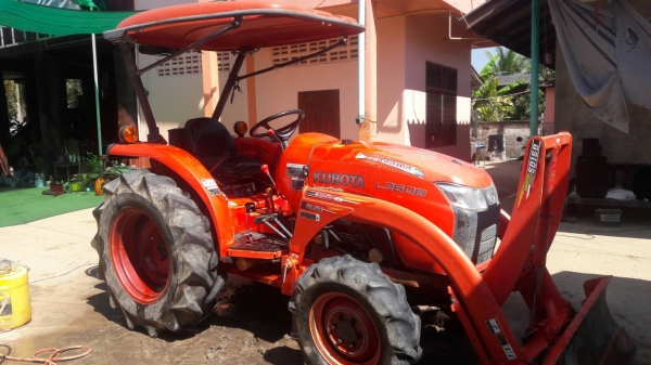 ขายรถไถKubota L4708 สภาพดีสวยๆเดิมๆ พร้อมอุปกรณ์หน้าหลัง ขายรถไถKubota L4708 สภาพดีสวยๆเดิมๆ พร้อมอุปกรณ์หน้าหลัง