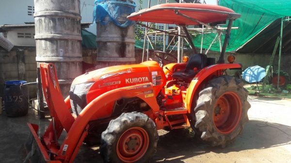 ขายรถไถKubota L4708 สภาพดีสวยๆเดิมๆ พร้อมอุปกรณ์หน้าหลัง ขายรถไถKubota L4708 สภาพดีสวยๆเดิมๆ พร้อมอุปกรณ์หน้าหลัง