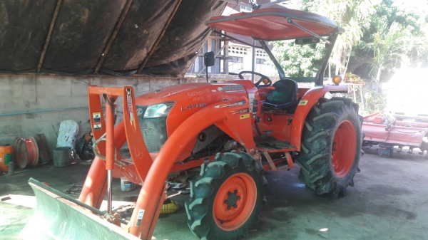 ขายรถไถKubota L4708  สภาพดีสวยๆเดิมๆ พร้อมอุปกรณ์หน้าหลัง