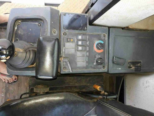 ขายด่วน รถตัก CAT 924G สภาพสวยพร้อมใช้งาน รถใช้งานน้อย เครื่องปั้มดีเยี่ยม ระบบพร้อมทำงาน เอกสารเล่มทะเบียน