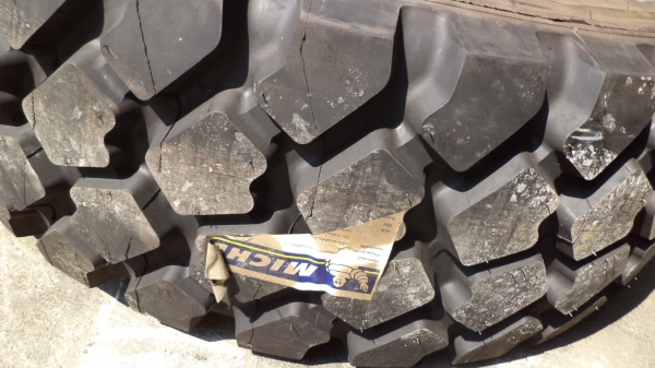 365/85R20 ยางใหม่ มีมาใหม่ ให้สะใภ้ใช้คลองคอ 365/85R20 ยางใหม่ มีมาใหม่ ให้สะใภ้ใช้คลองคอ