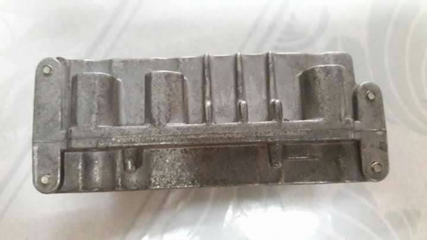 ขาย!!!  กล่องแต่ง Ducati Monster 695