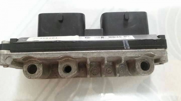 ขาย!!!  กล่องแต่ง Ducati Monster 695