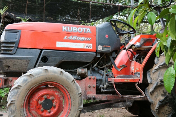 ขายรถไถ KUBOTA L4508 DI แถมดันหน้า ผาน 6 ทะเบียนพร้อมโอน ราคา 230,000 อ.แกลง จ.ระยอง มีรถขนส่งบริการขนส่งทั่วไทย DC Tractor Rayong 0818618678,0899347475 https://www.facebook.com/DC-Tractor-Rayong-3071545327&hellip;/shop&hellip; id line=081-8618678 id line