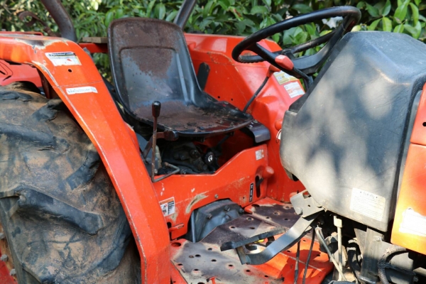 ขายรถไถ KUBOTA L4508 DI แถมดันหน้า ผาน 6 ทะเบียนพร้อมโอน ราคา 230,000 อ.แกลง จ.ระยอง มีรถขนส่งบริการขนส่งทั่วไทย DC Tractor Rayong 0818618678,0899347475 https://www.facebook.com/DC-Tractor-Rayong-3071545327&hellip;/shop&hellip; id line=081-8618678 id line