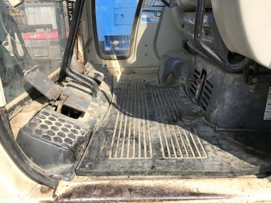 รถขุด Komatsu PC40-7E ตู้เก๋ง ติดหัวเจาะกระแทก สภาพสวยมาก ๆ จากญี่ปุ่น รถขุด Komatsu PC40-7E ตู้เก๋ง ติดหัวเจาะกระแทก สภาพสวยมาก ๆ จากญี่ปุ่น