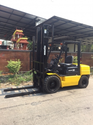 ขายรถยกโฟร์คลิฟท์ยี่ห้อ KOMAT'SU FD30-11 เสา4 เมตร ขายรถยกโฟร์คลิฟท์ยี่ห้อ KOMAT'SU FD30-11 เสา4 เมตร