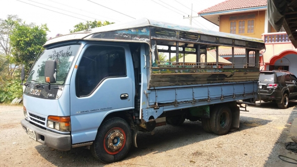 ขาย 6 ล้อ NPR. 66LX5 รถห้างแท้ เครื่อง 4HF1-404086. 120 แรง