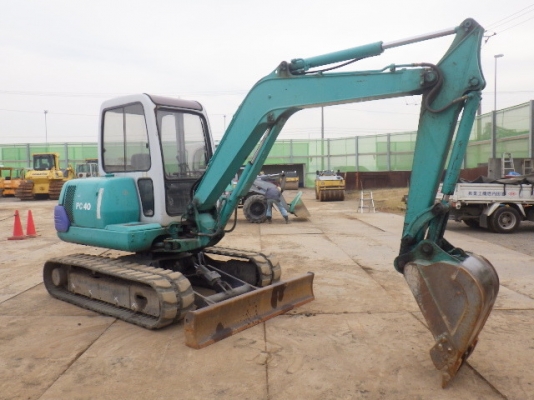 Komatsu PC40-7E ตู้เก๋ง รถสวย ระบบดี นำเข้าเองจากญี่ปุ่น