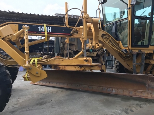 รถเกรด Cat140H ปี2001 รถเก่านอก สภาพดีนำเข้าจากอเมริกา สภาพสวยพร้อมใช้งาน เพียง 8800 ชม.