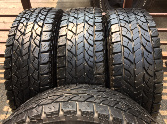 ยาง All Yokohama 30 9.5 R15 กลางปี15 ดอกเต็ม ไม่มีปะ ราคาไม่แพง