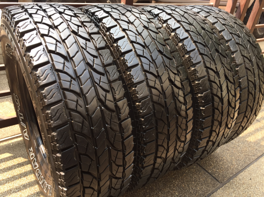 ยาง All Yokohama 30 9.5 R15 กลางปี15 ดอกเต็ม ไม่มีปะ ราคาไม่แพง