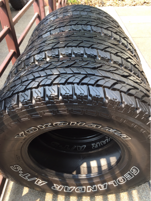 ยาง All Yokohama 30 9.5 R15 กลางปี15 ดอกเต็ม ไม่มีปะ ราคาไม่แพง
