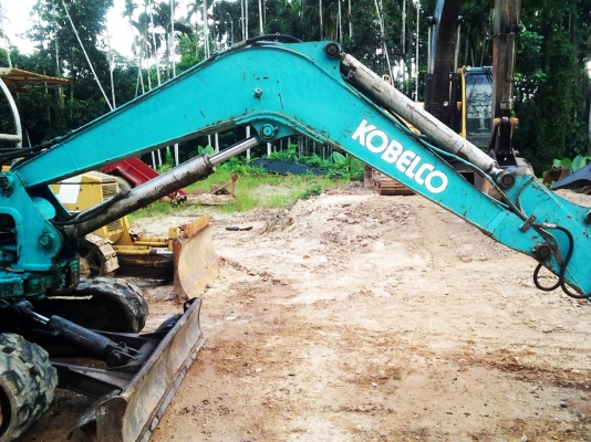 ขายรถแบ๊คโฮ Kobelco sk045 แทรคยาง (รถพร้อมใช้งาน)