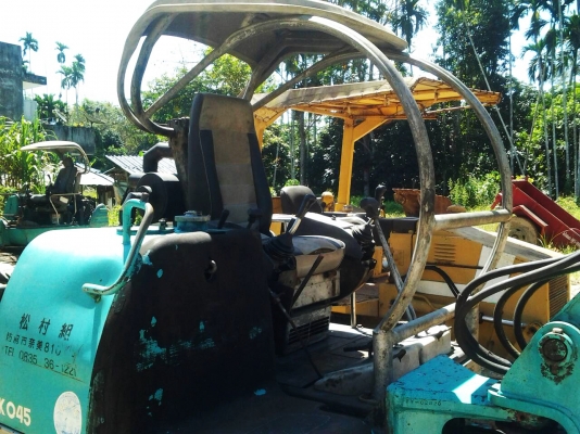 ขายรถแบ๊คโฮ Kobelco sk045 แทรคยาง (รถพร้อมใช้งาน)