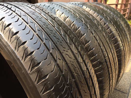 ยาง Bridgestone 225 65 17 ปี15 เนื้อนิ่มๆ พร้อมใช้งาน ราคาไม่แพง