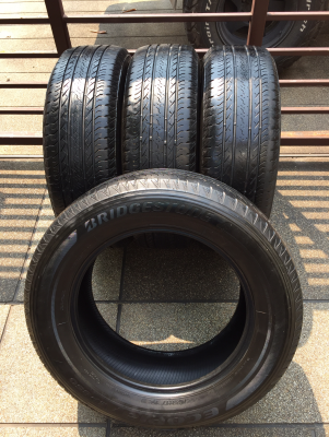 ยาง Bridgestone 225 65 17 ปี15 เนื้อนิ่มๆ พร้อมใช้งาน ราคาไม่แพง