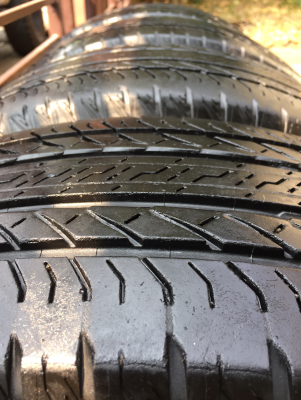 ยาง Bridgestone 225 65 17 ปี15 เนื้อนิ่มๆ พร้อมใช้งาน ราคาไม่แพง