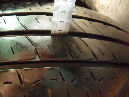 ยางกระบะ-รถตู้ขอบ15  มิชลิน215-70-15 ลงพื้นปี15 (4เส้น 3,200)ดอกเกือบ1เซ็น