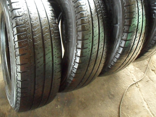 ยางกระบะ-รถตู้ขอบ15  มิชลิน215-70-15 ลงพื้นปี15 (4เส้น 3,200)ดอกเกือบ1เซ็น