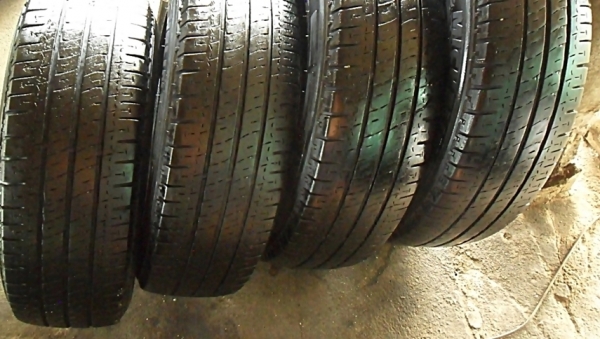 ยางกระบะ-รถตู้ขอบ15  มิชลิน215-70-15 ลงพื้นปี15 (4เส้น 3,200)ดอกเกือบ1เซ็น