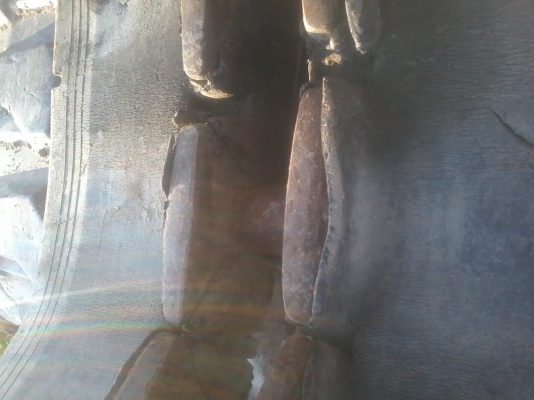 ขายแทรคยางข้อห่าง ใช้กับรถขุดขนาด6/7ตัน เช่น PC60-3,5 ,YARMAR B7 ขนาดยาง 400 X14.2X 41 ขายราคา 20,000บาท ขายแทรคยางข้อห่าง ใช้กับรถขุดขนาด6/7ตัน เช่น PC60-3,5 ,YARMAR B7 ขนาดยาง 400 X14.2X 41 ขายราคา 20,000บาท