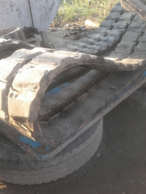 ขายแทรคยาง รถขุด5ตัน เช่น EX50,55 ขนาดยาง 400X14.2X37 ขายราคา 35,000 บาท ขายแทรคยาง รถขุด5ตัน เช่น EX50,55 ขนาดยาง 400X14.2X37 ขายราคา 35,000 บาท