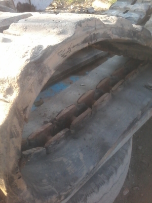 ขายแทรคยาง รถขุด5ตัน เช่น EX50,55 ขนาดยาง 400X14.2X37 ขายราคา 35,000 บาท