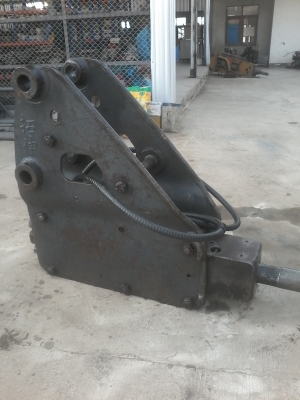 ขายหัวกระแทก ยี่ห้อ MKB900 เข็มโต95มิล ระยะห่าง 25 CM รูสลัก65 มิล ไม่มีถุงลม ใช้กับ รถขุด12ตันหรือ120และ200 พร้อมใช้งาน ขายราคา120,000 บาท ขายหัวกระแทก ยี่ห้อ MKB900 เข็มโต95มิล ระยะห่าง 25 CM รูสลัก65 มิล ไม่มีถุงลม ใช้กับ รถขุด12ตันหรือ120และ200 พร้อมใช้งาน ขายราคา120,000 บาท