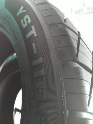 255/55R18 YUSTA Racing YST-1168 ยางใหม่ ปี17 มี 2 เส้น โทร.081-427-3041 255/55R18 YUSTA Racing YST-1168 ยางใหม่ ปี17 มี 2 เส้น โทร.081-427-3041