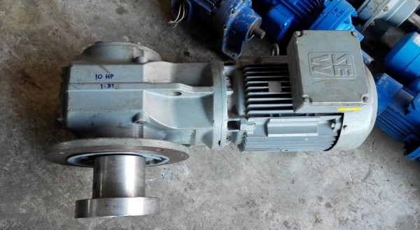 ** SOLD ** มอเตอร์เกียร์ SEW Eurodrive 10 HP ทด 1:30 (50rpm) 380V สวยพร้อมใช้