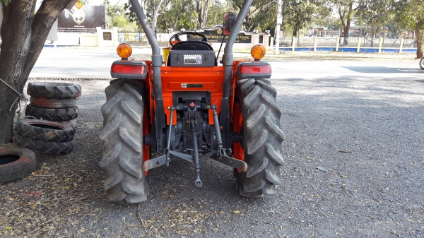 ขายรถไถL3608อุปกรณ์3ชิ้นพร้อมใช้ครับ ขายรถไถL3608อุปกรณ์3ชิ้นพร้อมใช้ครับ