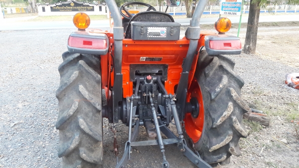 ขายรถไถL3608อุปกรณ์3ชิ้นพร้อมใช้ครับ ขายรถไถL3608อุปกรณ์3ชิ้นพร้อมใช้ครับ