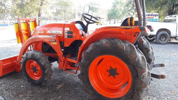 ขายรถไถL3608อุปกรณ์3ชิ้นพร้อมใช้ครับ ขายรถไถL3608อุปกรณ์3ชิ้นพร้อมใช้ครับ