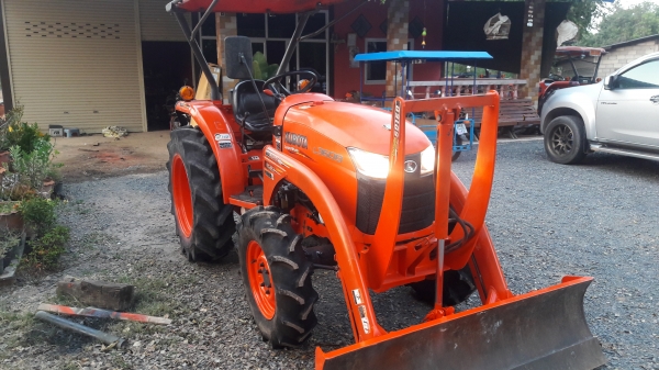 ขายรถไถL3608อุปกรณ์3ชิ้นพร้อมใช้ครับ ขายรถไถL3608อุปกรณ์3ชิ้นพร้อมใช้ครับ