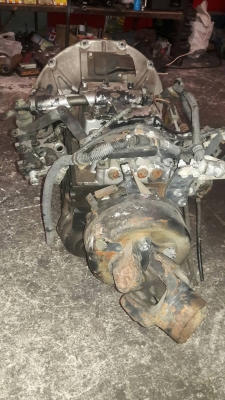 เกียร์ร็อคกี้(6HK1)สภาพสวยๆเดิมๆหมุนนิ่มๆเลยครับ