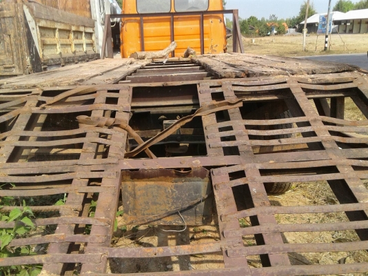 ขาย เทนเลอร์ 10 ล้อ เพลาเดียว หัวยาวเก๋งเหล็ก เครื่อง 6BD1 165 แรงม้า คัสซีสวยตลอดเส้น ทะเบียนพร้อมโอนครับ