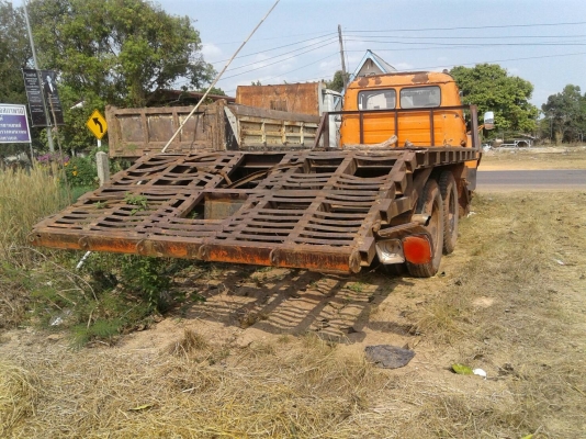 ขาย เทนเลอร์ 10 ล้อ เพลาเดียว หัวยาวเก๋งเหล็ก เครื่อง 6BD1 165 แรงม้า คัสซีสวยตลอดเส้น ทะเบียนพร้อมโอนครับ