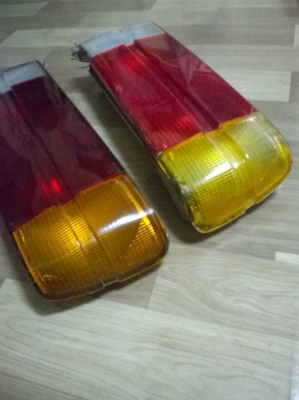 ขายชุดไฟท้าย2ชั้น bmw e30 สภาพพอใด้ กรอปไฟไม่แท้1ข้างตามรูป นอกนั้นแท้หมด ราคา1300 โทร0924462525โส กทม