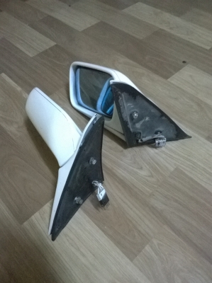 ขายกระจกมองข้าง bmw e30 สภาพok กระจกไม่สวย1ข้างตามรูป ราคา1000 โทร0924462525โส กทม