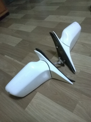 ขายกระจกมองข้าง bmw e30 สภาพok กระจกไม่สวย1ข้างตามรูป ราคา1000 โทร0924462525โส กทม