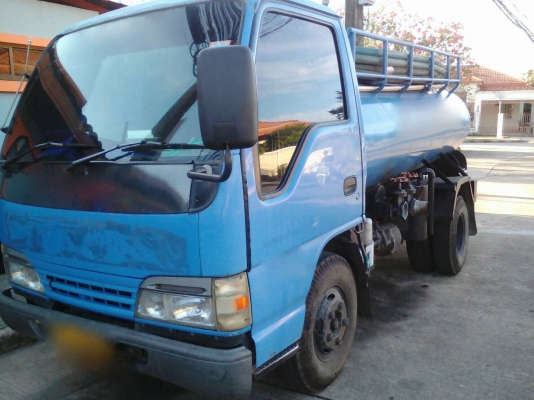 รถอีซูซู 6 ล้อ ( รถ ดูดสิ่งปฎิกูล ) NKR 88 / 100 แรงม้า. ปี 44 - 48 สนใจติดต่อ 081 - 6079515