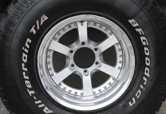 ล้อ 16 กว้าง 10 พร้อมยาง 35 นิ้ว ล้อ 16 กว้าง 10 พร้อมยาง 35 นิ้ว